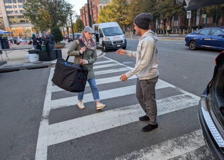 When federal pay stalled, a furloughed worker organized meals for others