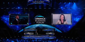 Seeking investors for Venezuela, Machado backs Trump’s military moves