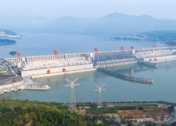 Can a Hydroelectric Dam Really Make the Days Longer?