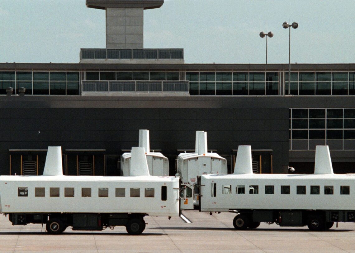 Dulles people movers cannot go away fast enough