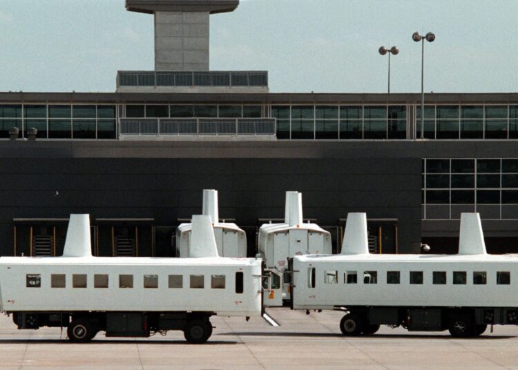 Dulles people movers cannot go away fast enough