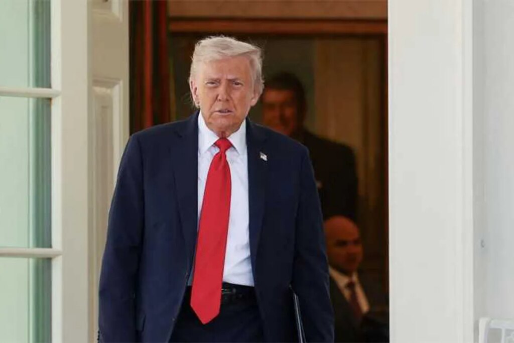 ‘Rattled’ Trump taking new approach to keep his base from turning on him: report