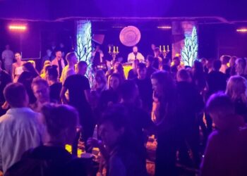 Around the World, From the Trenches to the Club, Youth Are in Revolt