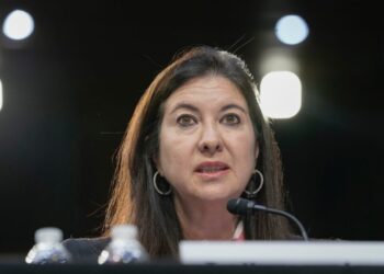 Former Fed governor violated central bank’s trading rules, new disclosures show