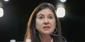 Former Fed governor violated central bank’s trading rules, new disclosures show