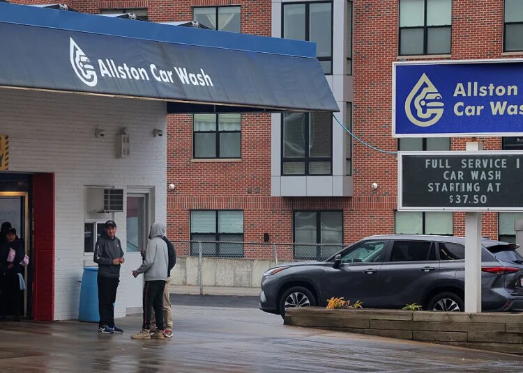 ‘Pump Up the Numbers’: Republican Student Claims Credit for ICE Raid on Car Wash That Led to 9 Arrests