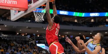 After Pharrel Payne suffers ugly injury, Maryland rallies past Marquette