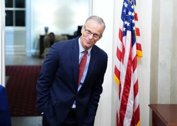 GOP commits ‘two self-owns’ after reversing push to ‘give themselves more money’: reporter