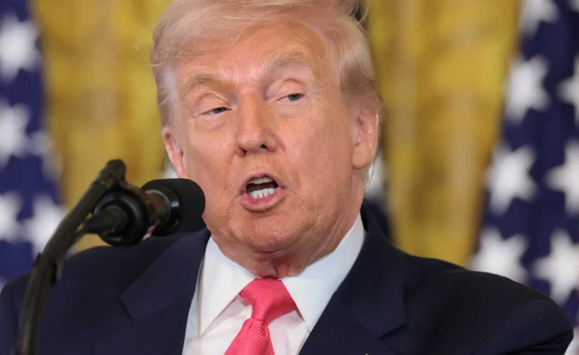 ‘Nose-diving confidence’ in Trump’s economy has experts making a suggestion