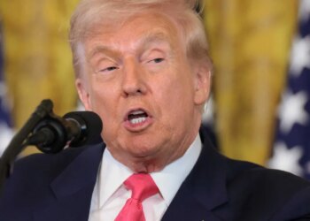 ‘Nose-diving confidence’ in Trump’s economy has experts making a suggestion