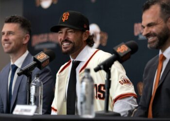 Now hiring: An MLB manager. No experience required.