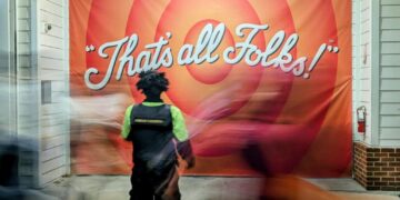 When a Six Flags closes, fans feel the pain