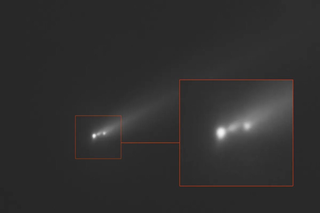 Amazing Telescope Photo Shows Comet Breaking Apart Into Huge Chunks