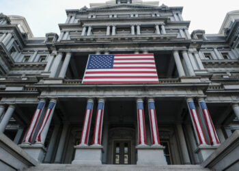 Trump administration agrees not to paint the Eisenhower building before 2026