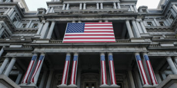 Trump administration agrees not to paint the Eisenhower building before 2026