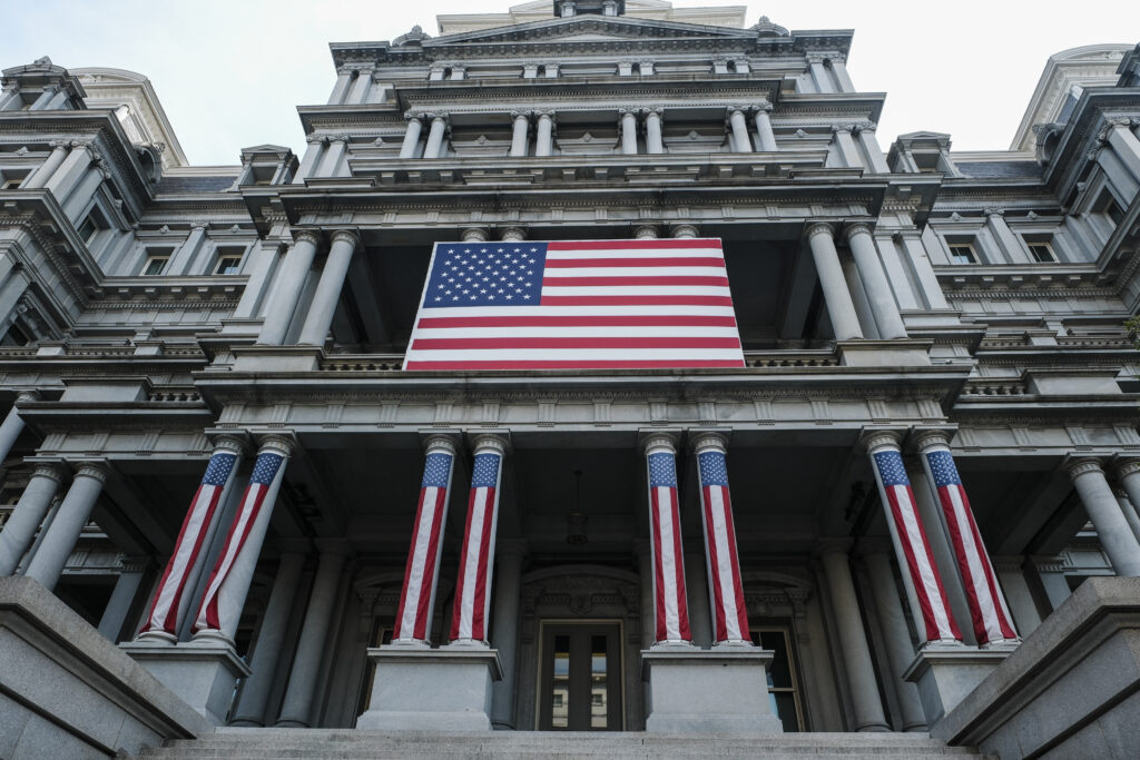 Trump administration agrees not to paint the Eisenhower building before 2026