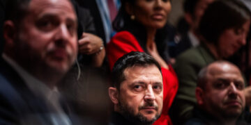 U.S. pushes new Ukraine peace plan as Trump’s Army secretary visits Kyiv