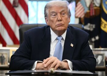 Trump Signs Bill Ordering Release of Epstein Files