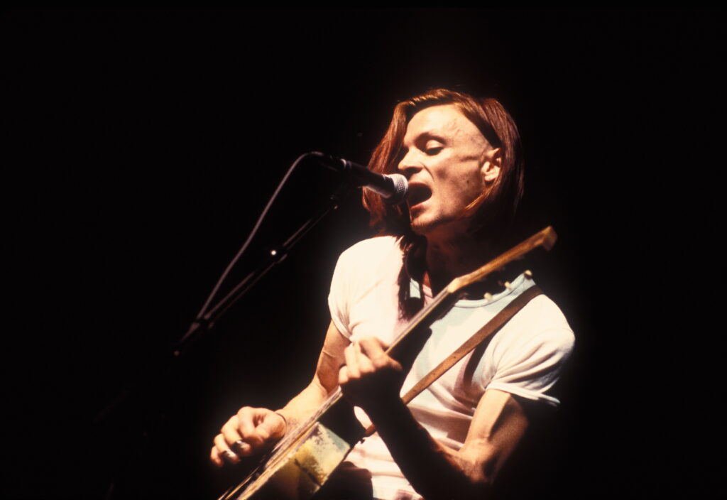 20 years after Chris Whitley died, I can’t shake his earthy, gutting songs