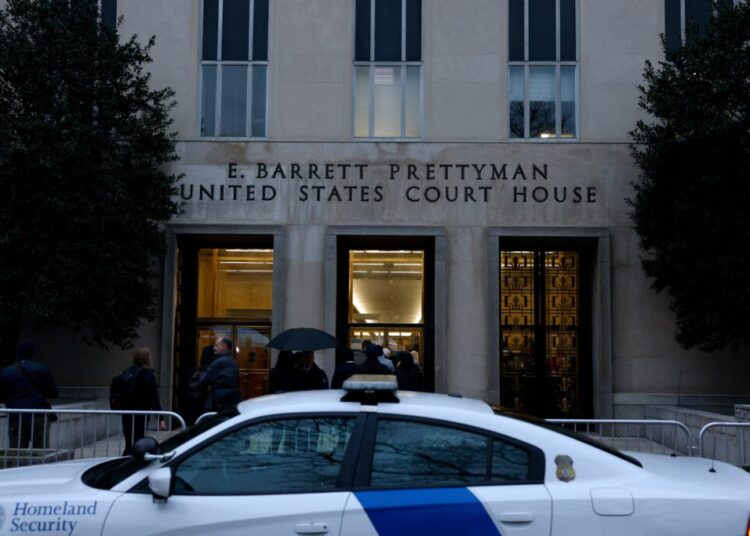 Judge restarts contempt probe over deportation flights to El Salvador