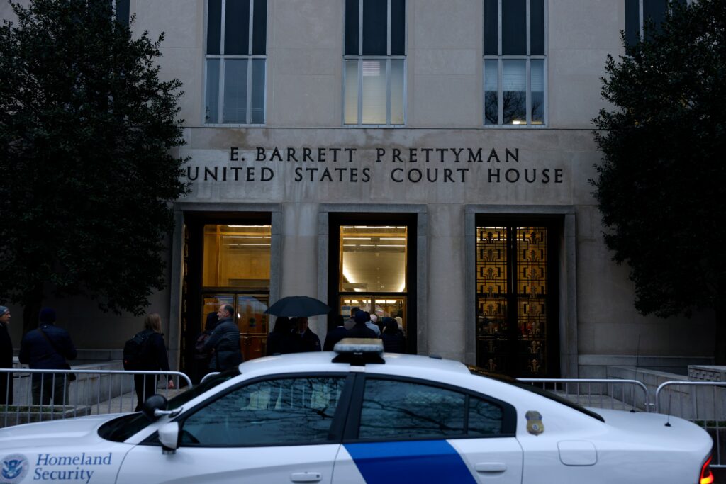 Judge restarts contempt probe over deportation flights to El Salvador