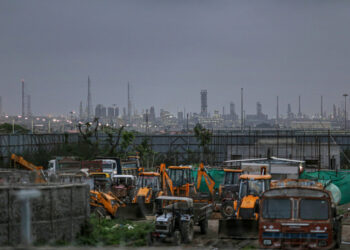 Indian conglomerate to stop Russian oil imports amid pressure from Trump