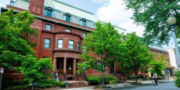 Phillips Collection sells O’Keeffe and other masterpieces amid outcry from supporters