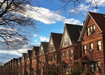 Tensions between renters and homeowners challenge Mamdani housing plan