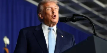 ‘On the verge of ugly chaos’: Analyst says MAGA’s cowering to Trump is killing GOP