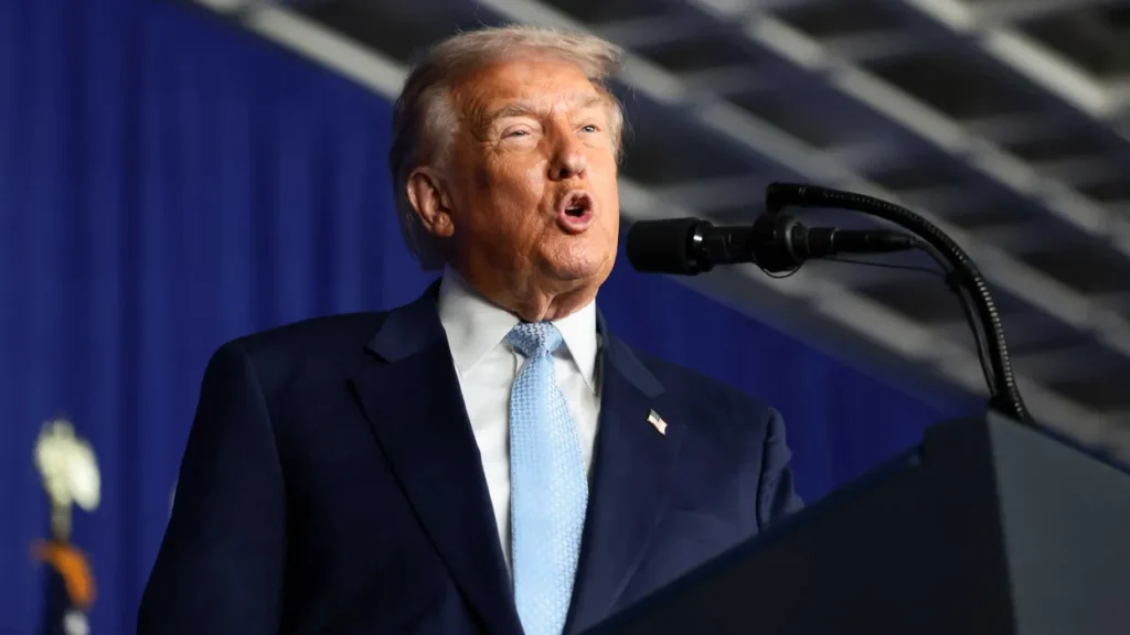 ‘On the verge of ugly chaos’: Analyst says MAGA’s cowering to Trump is killing GOP