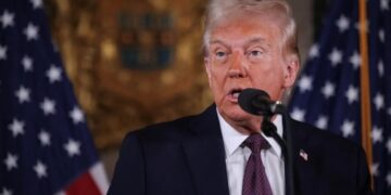 ‘Political vampire’: Analyst says Trump is embracing Dem foe out of self-preservation