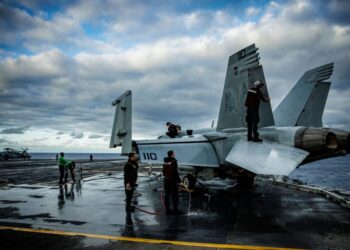 FAA warns pilots to ‘exercise caution’ over Venezuela, citing escalating tensions