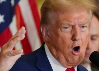 ‘The people are chanting’: Trump attacks ‘low IQ’ mayor as he begs to invade Dem city