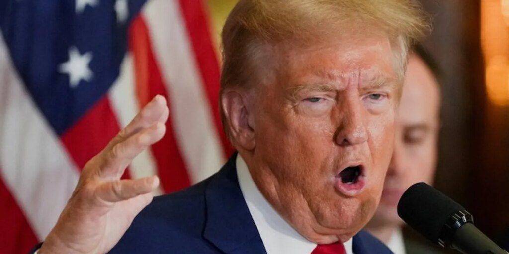 ‘The people are chanting’: Trump attacks ‘low IQ’ mayor as he begs to invade Dem city