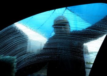 This L.A. car wash depends on immigrant labor. Can it survive Trump?