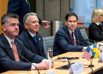 Ukraine peace plan shrinks after Geneva talks, but still no deal