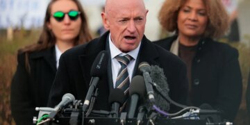 ‘It Won’t Work’: Mark Kelly Pushes Back Against Pentagon Investigation Into Him  