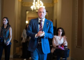 Is It ‘Seditious’ or ‘Illegal’ to Urge the Military to Refuse Unlawful Orders? Legal Experts Weigh In