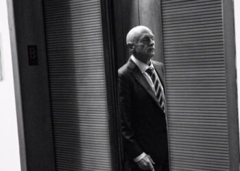 Senator Mark Kelly Is in the Wrong Job