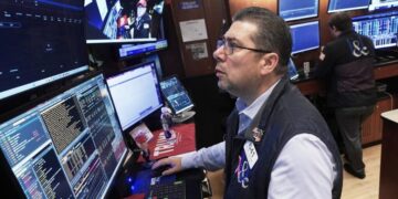 U.S. stocks rise as Wall Street’s winning streak grows to four days