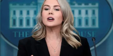 ‘Sick, disgusting ghoul!’ White House account unleashes on reporter after troops shot