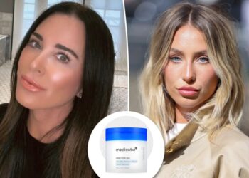 Score Medicube Zero Pore Pads for the lowest price of the year before Cyber Monday