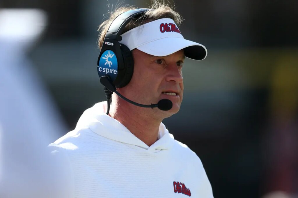 Ole Miss team meeting set for Sunday morning with signs pointing toward Lane Kiffin’s LSU bolt