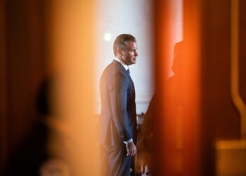 Congressional committees to scrutinize U.S. killing of boat strike survivors