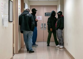 Idaho bar dog-piled with one-star reviews after offering free beer for helping ICE