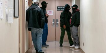 Idaho bar dog-piled with one-star reviews after offering free beer for helping ICE