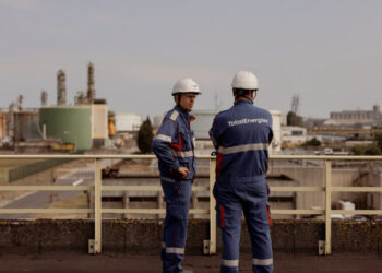 After Climate Push, Energy Companies Return to Fossil Fuels in Europe