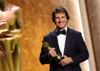 Tom Cruise Accepts an Honorary Oscar at the Governors Awards