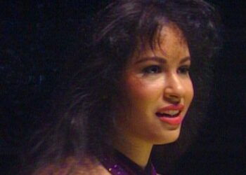 ‘Selena y Los Dinos’ Review: Still Dreaming of You