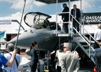 France Agrees to Sell Up to 100 Fighter Jets to Ukraine